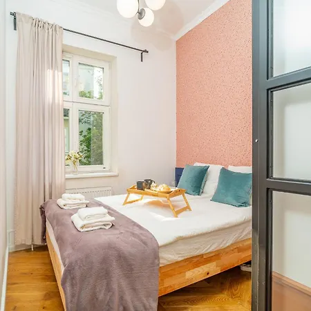 Apartment Debniki - Vistula River & Parks Nearby